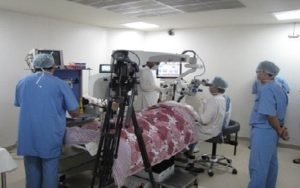 Dr. Chaudhary performs live micro phaco surgery