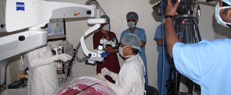 Dr. Sanjay Chaudhary perfroming Live MICS operation